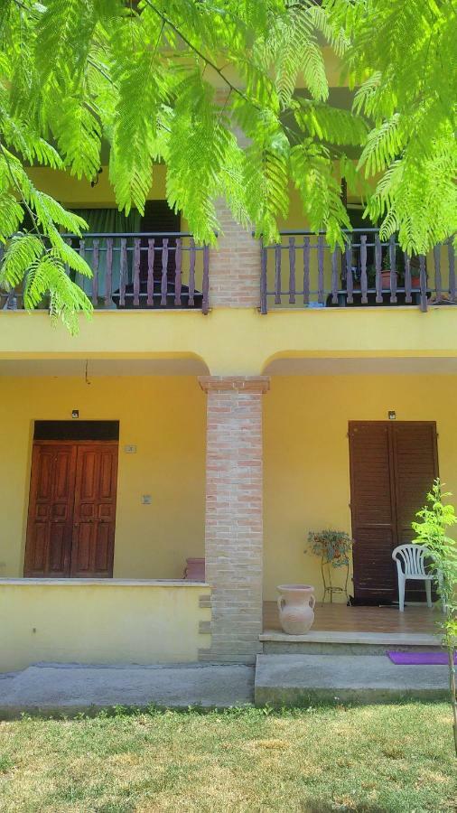 Il Girasole Apartamento Castel Ritaldi Exterior foto