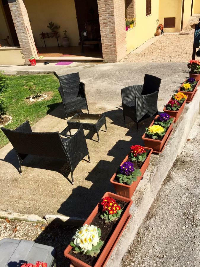 Il Girasole Apartamento Castel Ritaldi Exterior foto