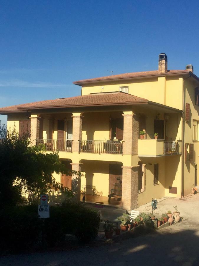 Il Girasole Apartamento Castel Ritaldi Exterior foto