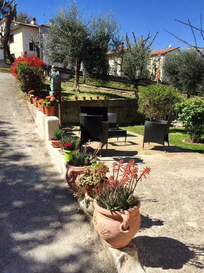 Il Girasole Apartamento Castel Ritaldi Exterior foto